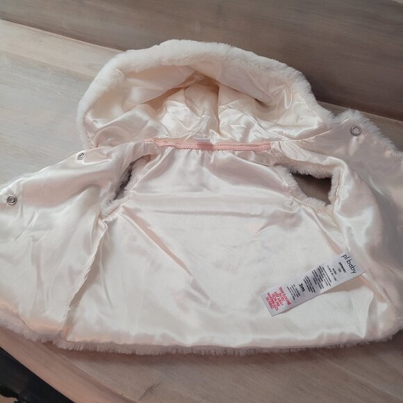 Pl Baby Collection Snap Enclosure Hooded Faux Fur Vest Size 3m Cream NEW - Picture 4 of 11
